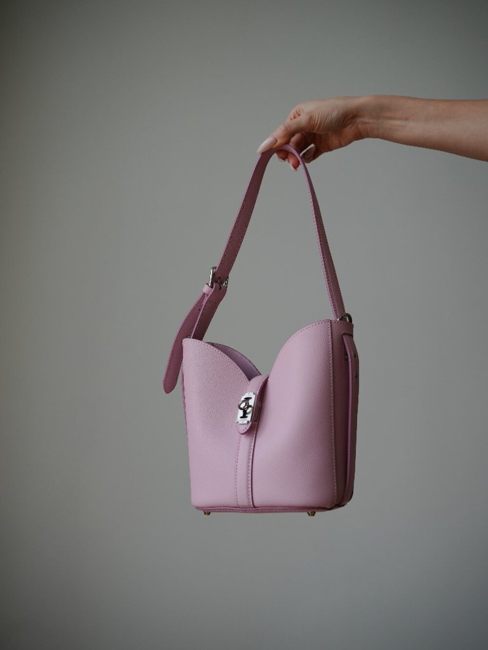 Vunque Petal Hobo Piccolo Bag - NWOT